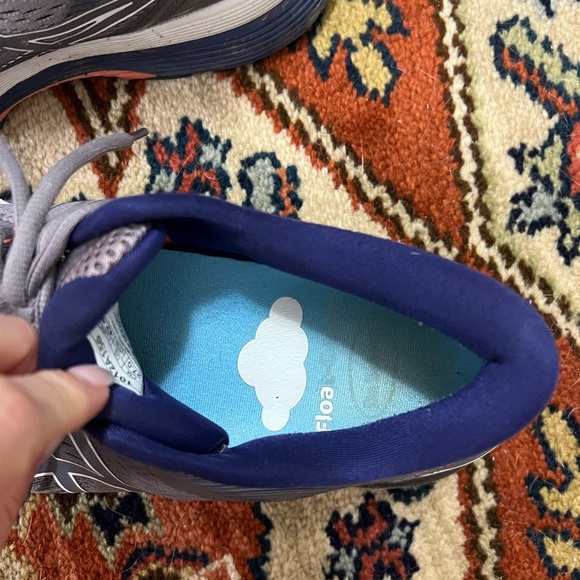 ASICS - Picture 2 of 2